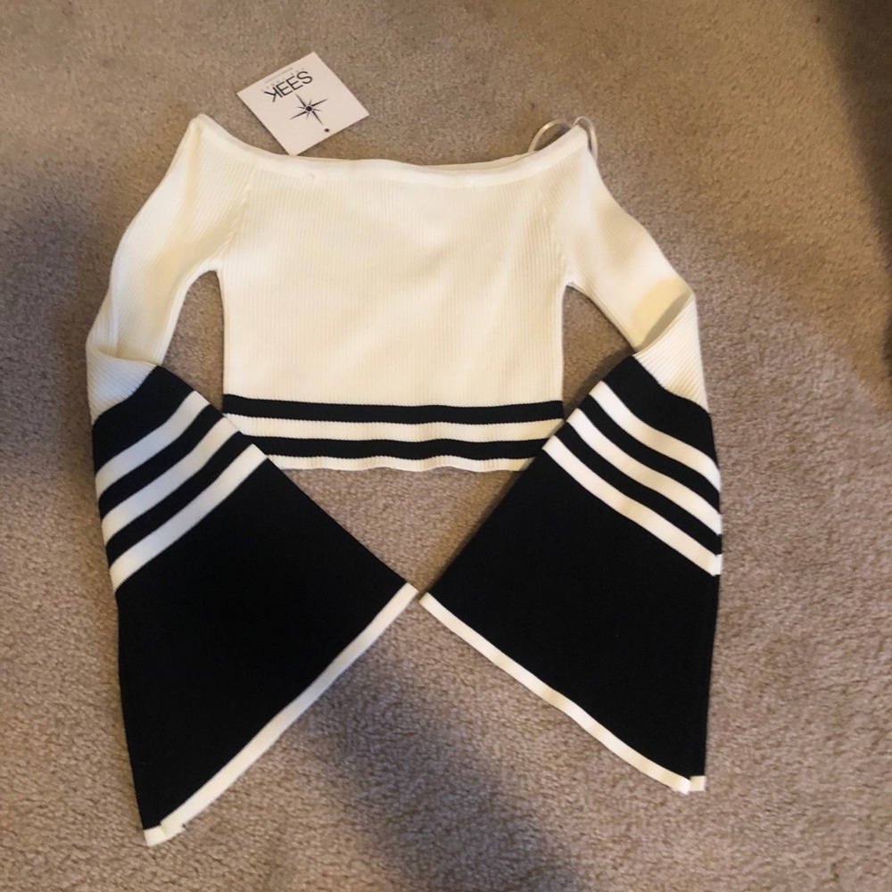 New! LF NWT Seek The Label bell long sleeve top